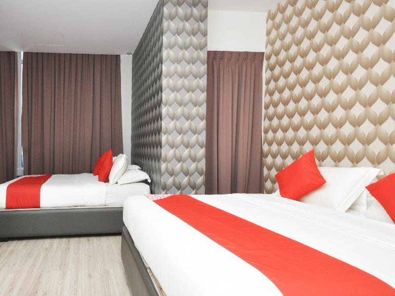 Hotel Ada & 2*